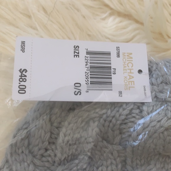 MMK Hat and Gloves - Picture 4 of 6